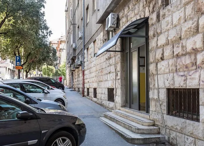 Giardino Apartment